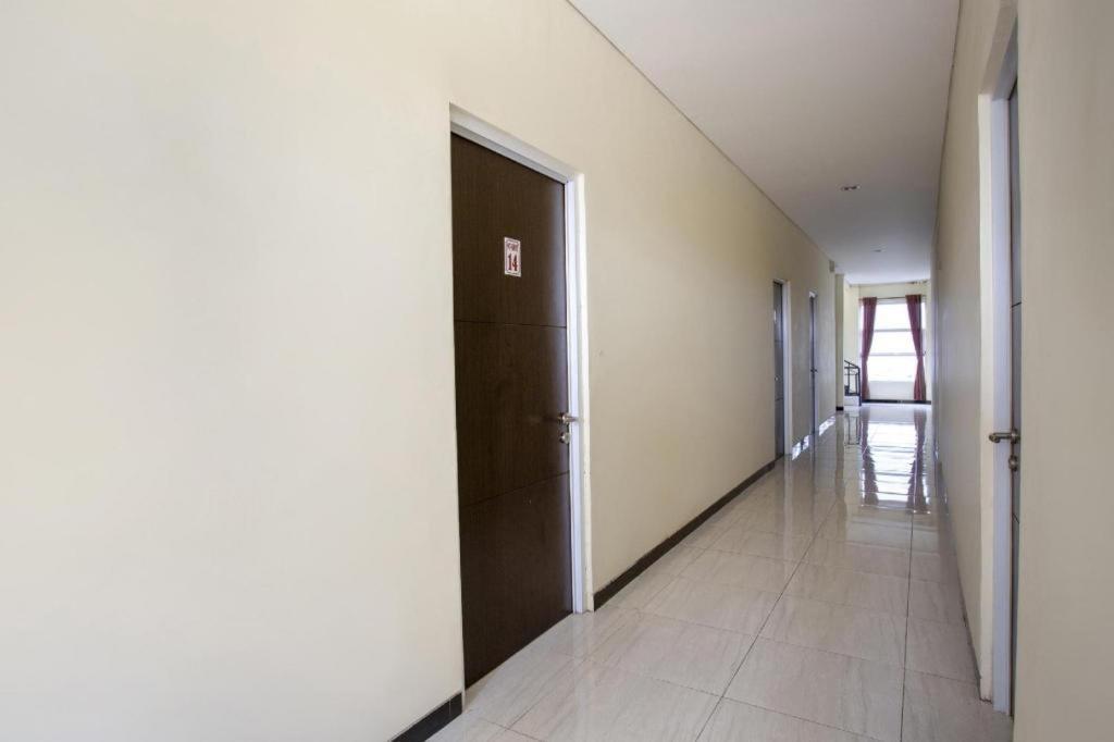 Reddoorz Syariah Near Transmart Mall Palembang Exterior foto