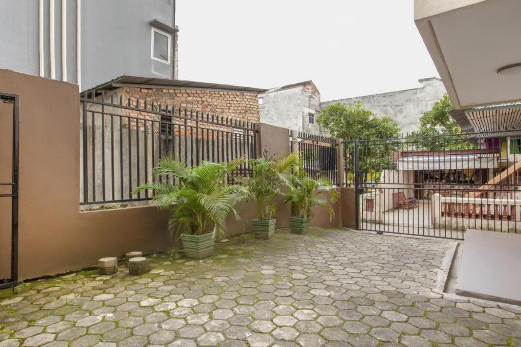 Reddoorz Syariah Near Transmart Mall Palembang Exterior foto