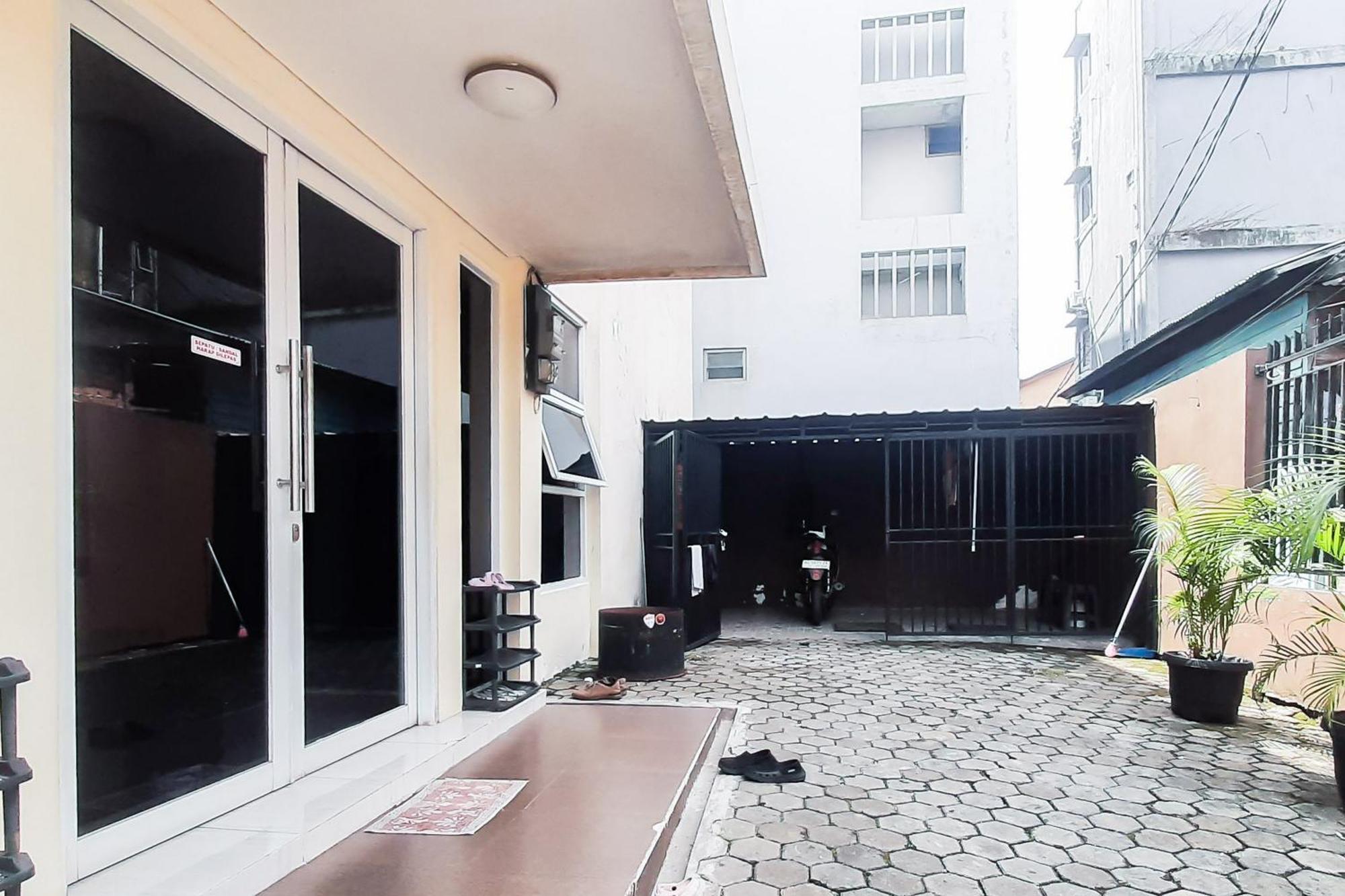 Reddoorz Syariah Near Transmart Mall Palembang Exterior foto